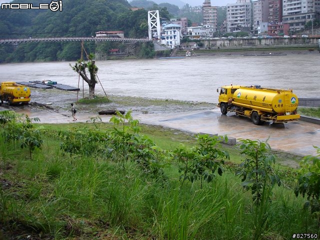((路況報報))秀朗橋往碧潭方向(可以通車囉!!!)