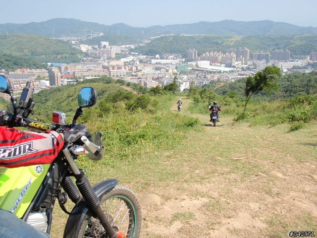 2008-0921 龜山林道半日遊之亂亂跑+夜噴 ~菜鳥篇+校門口影片連結