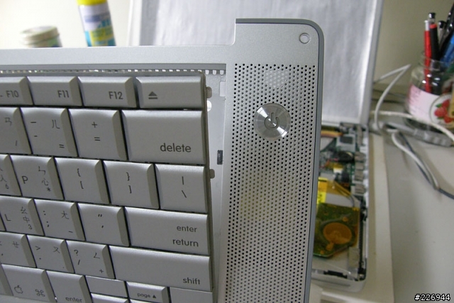 PowerBook G4 更換背光鍵盤