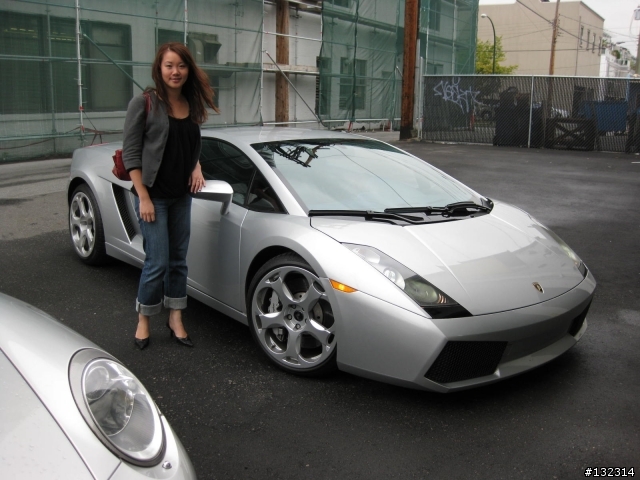 當銀蛙 997S 碰上銀牛 Gallardo..............無聊開箱文