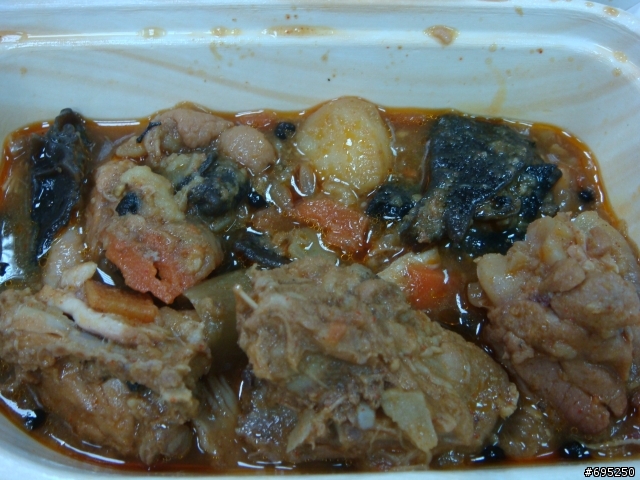 等待2HR的新疆菜便當