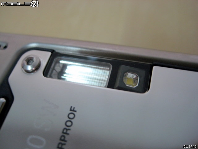 防水 10 公尺深的數位相機 Olympus μ-1030SW