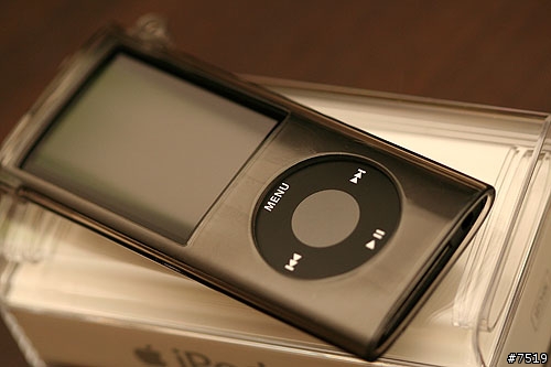 iPod Nano 4代(低調黑) + Brando水晶保護殼