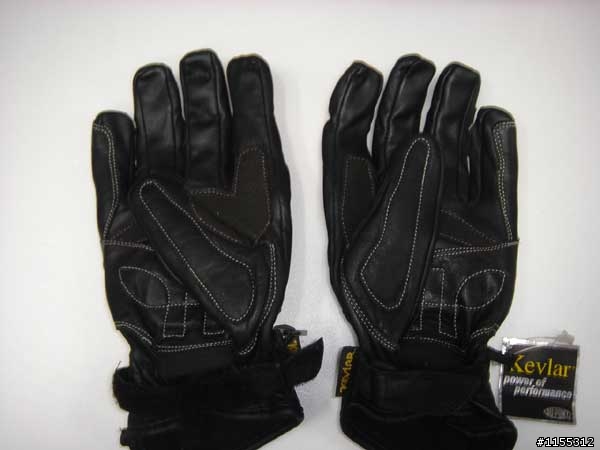{分享}更正 為了女王 撿到便宜啦 套裝分享 ARAI RR4 海燈hayden-gp +SPEED-R手套 等人身部品裝備囉~!!!!