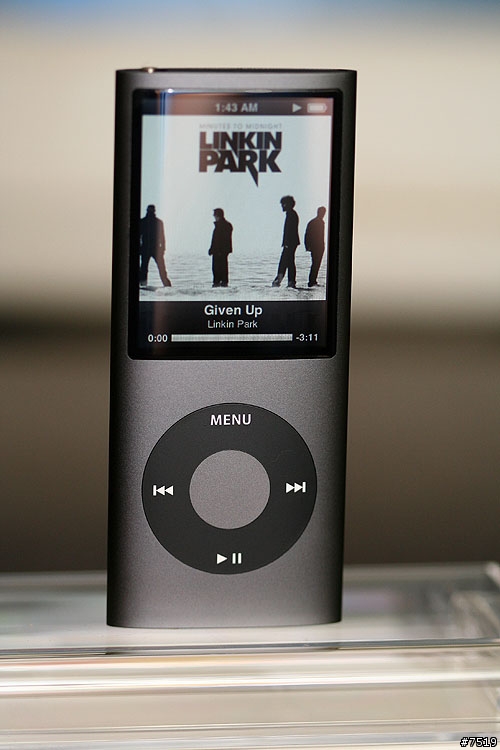 iPod Nano 4代(低調黑) + Brando水晶保護殼