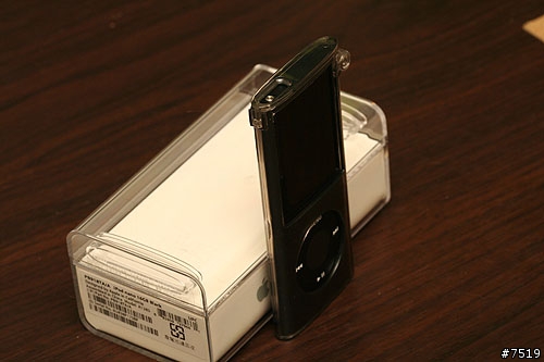 iPod Nano 4代(低調黑) + Brando水晶保護殼