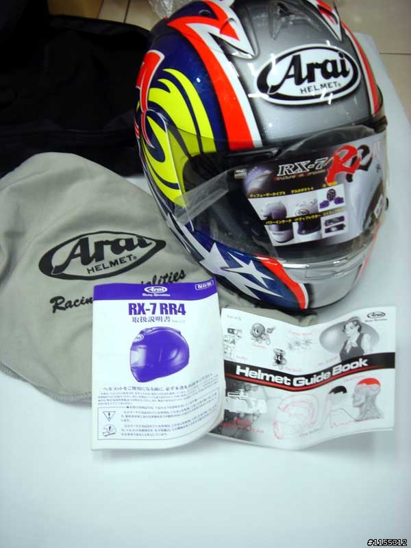 {分享}更正 為了女王 撿到便宜啦 套裝分享 ARAI RR4 海燈hayden-gp +SPEED-R手套 等人身部品裝備囉~!!!!