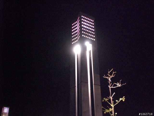 初秋夜騎高鐵桃園站