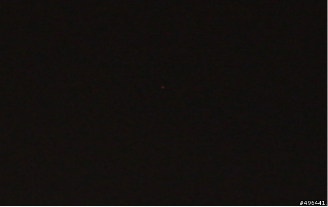 急問(第七天) 10秒的夜景曝光,固定處有一紅點,可以換貨嗎