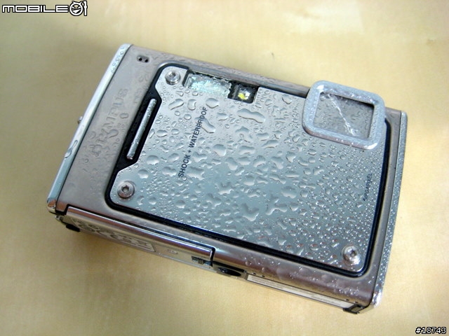 防水 10 公尺深的數位相機 Olympus μ-1030SW