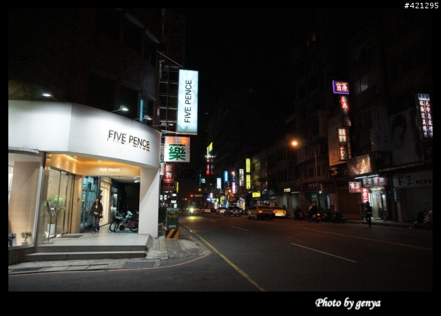 Sony A900 簡略的開箱文跟簡單夜拍測試(10/9)