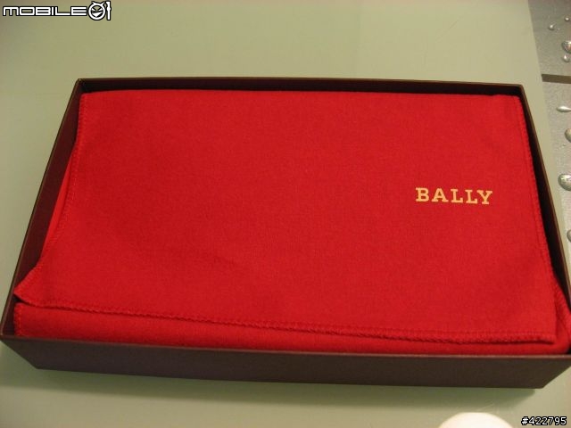 BALLY 新款皮夾與護照夾