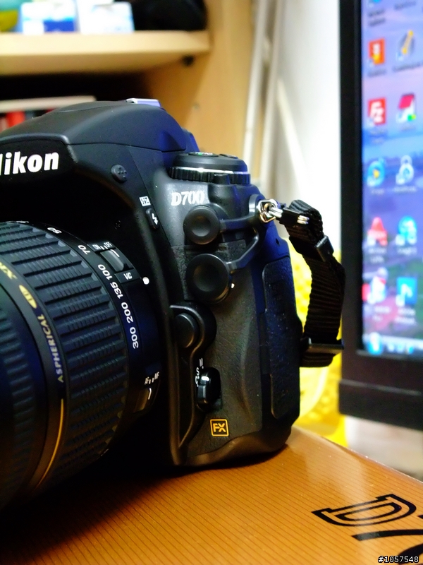 D700 - 10/4 終於入手,補開箱!