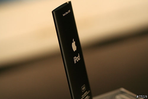 iPod Nano 4代(低調黑) + Brando水晶保護殼
