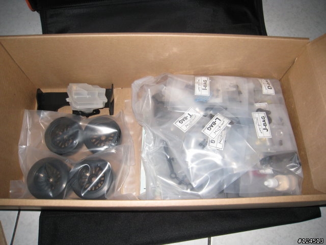 1/8 F1 油車SERPERT F180開箱