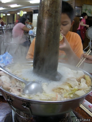 中正堂劉家酸菜白肉鍋(優惠時段,火鍋半價)