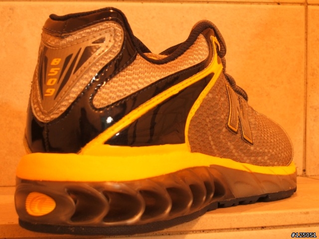 【分享】New Balance ZIP慢跑鞋