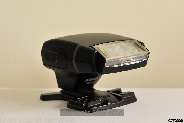 幫 D700 加個眼神光 (SB-400開箱)