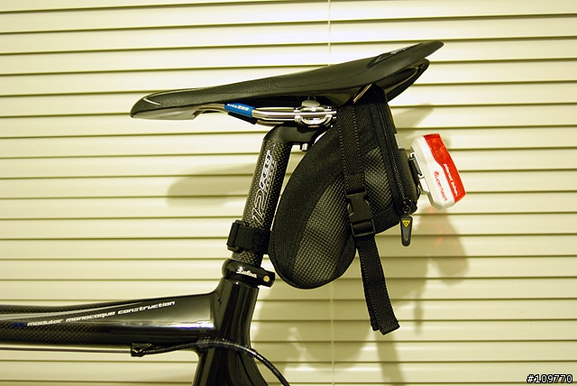一台組了很久的車 FELT F5 (新增 FIZIK把帶 龍頭 燈 蟲包 貓眼v2c GIRO R085)