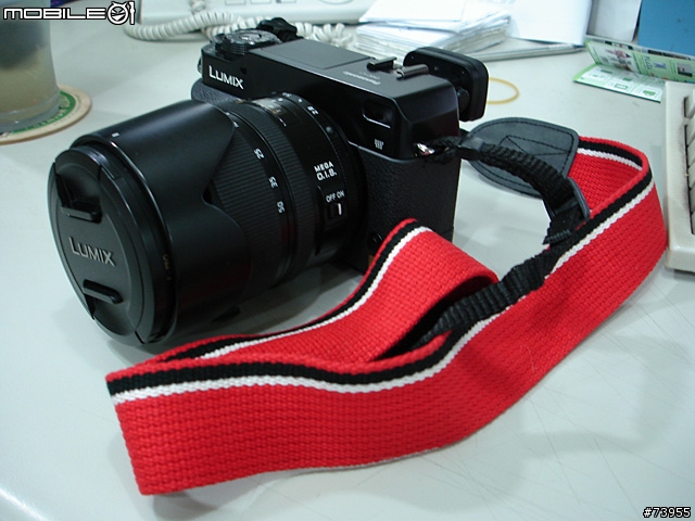 簡單分享 - 觀景窗放大器與百元背帶 for Panasonic L1