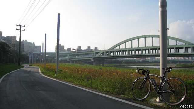 4+2新體驗˙台北市彩虹河濱自行車道