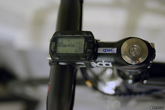 一台組了很久的車 FELT F5 (新增 FIZIK把帶 龍頭 燈 蟲包 貓眼v2c GIRO R085)