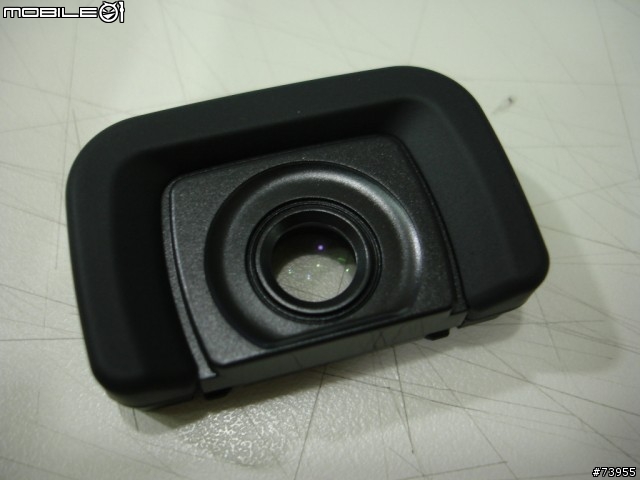 簡單分享 - 觀景窗放大器與百元背帶 for Panasonic L1