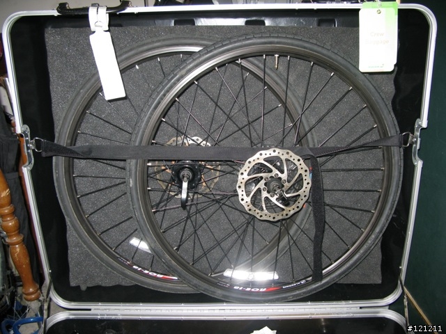 黃悍馬 HUMMER 單車及專用航空箱