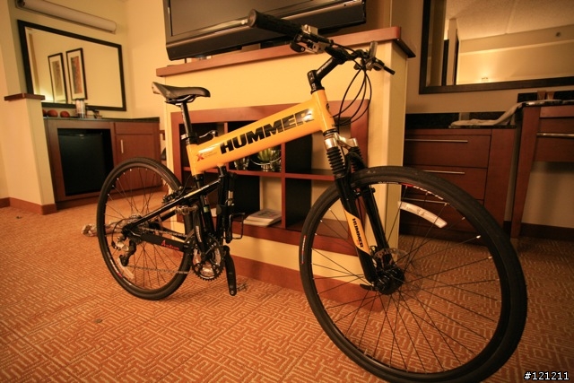 黃悍馬 HUMMER 單車及專用航空箱