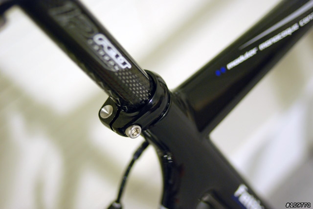 一台組了很久的車 FELT F5 (新增 FIZIK把帶 龍頭 燈 蟲包 貓眼v2c GIRO R085)
