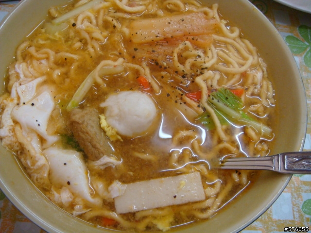 東區:姚記美食~(麻辣意麵、魯肉飯超好吃)