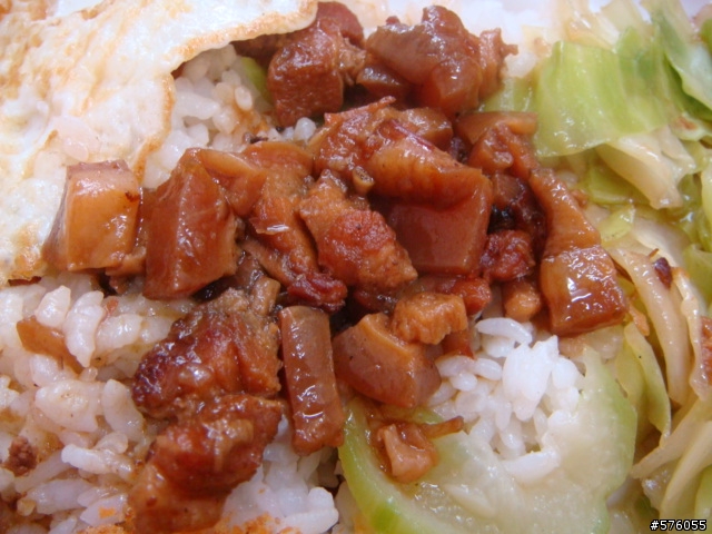 東區:姚記美食~(麻辣意麵、魯肉飯超好吃)