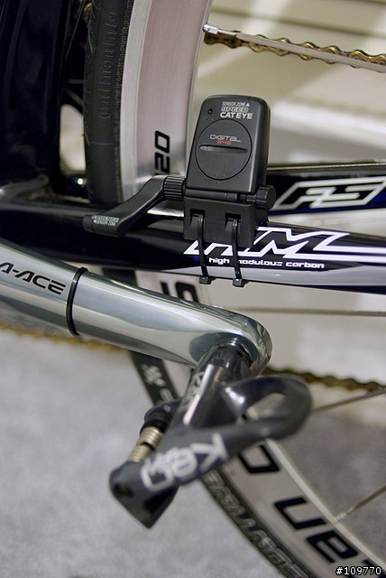 一台組了很久的車 FELT F5 (新增 FIZIK把帶 龍頭 燈 蟲包 貓眼v2c GIRO R085)
