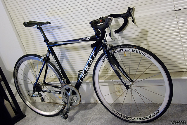 一台組了很久的車 FELT F5 (新增 FIZIK把帶 龍頭 燈 蟲包 貓眼v2c GIRO R085)