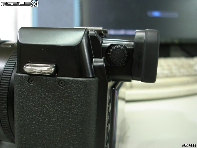 簡單分享 - 觀景窗放大器與百元背帶 for Panasonic L1