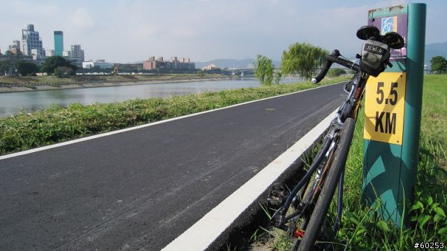 4+2新體驗˙台北市彩虹河濱自行車道