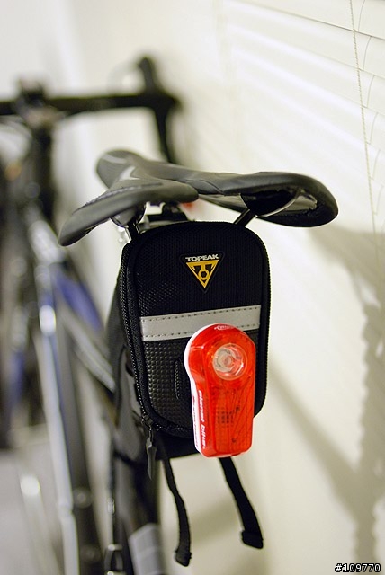 一台組了很久的車 FELT F5 (新增 FIZIK把帶 龍頭 燈 蟲包 貓眼v2c GIRO R085)