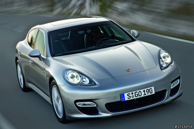 Porsche Panamera(影片檔)