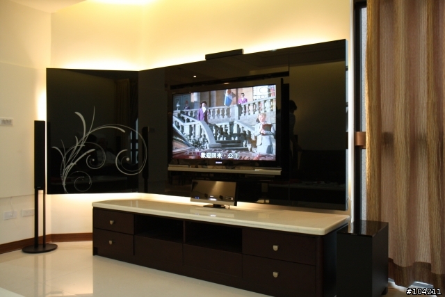家中剛敗入的的 Sony LCD TV