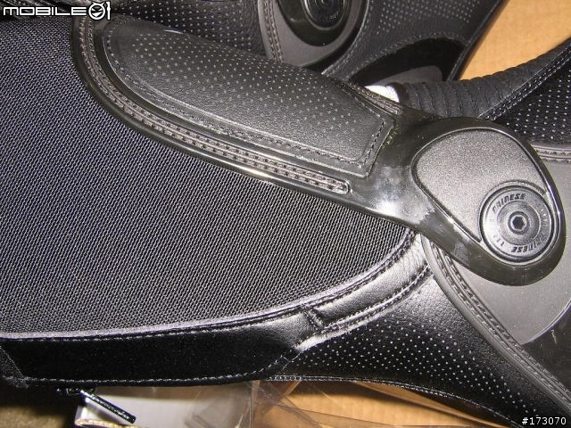 不專業開箱 Part II DAiNESE Torque Out Air 車靴分享