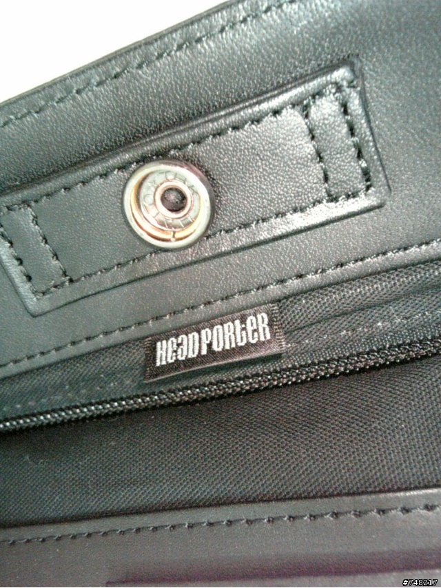 想買HEAD PORTER 又怕買到~~大學背了沒~~的假貨包的人看過來 讓您不怕會撞包喔