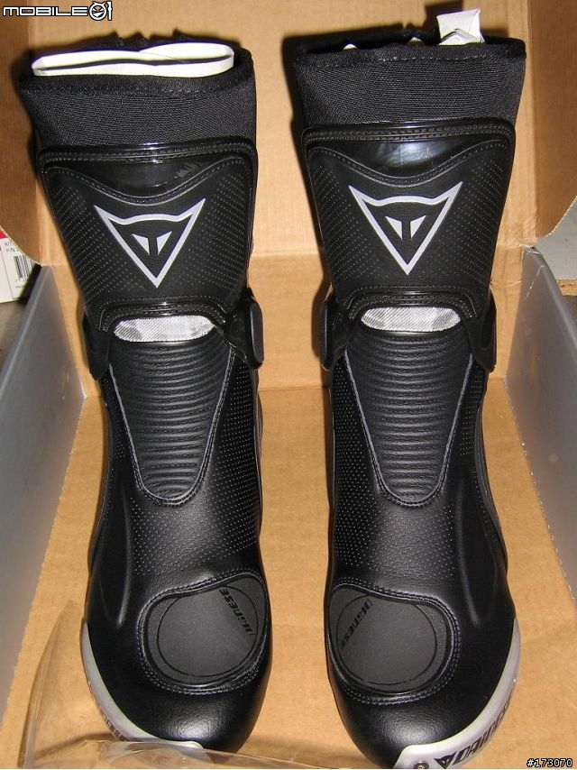 不專業開箱 Part II DAiNESE Torque Out Air 車靴分享