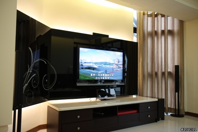 家中剛敗入的的 Sony LCD TV