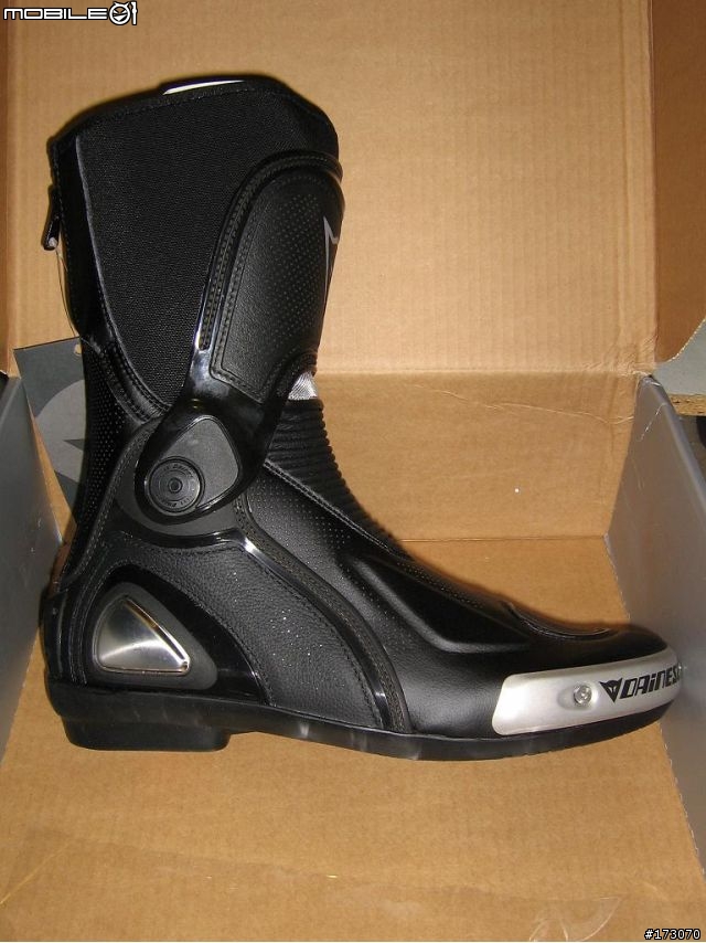 不專業開箱 Part II DAiNESE Torque Out Air 車靴分享