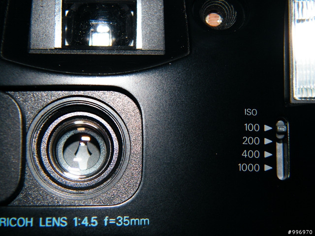 又係床下低發現傻瓜菲林機 =.=