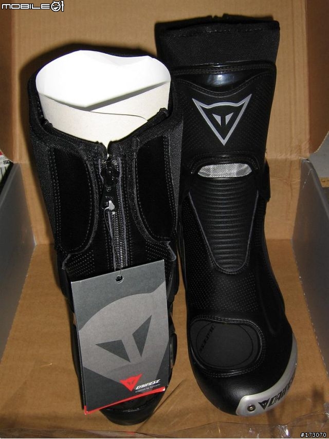 不專業開箱 Part II DAiNESE Torque Out Air 車靴分享