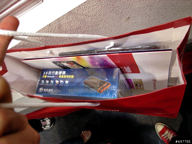 巫妖王阿薩斯代言創見硬碟??!!