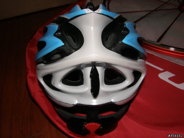 大頭.頭大專用安全帽...{LAS}鯊魚帽~{很高興終於買到單車安全帽}{新增相片}*******