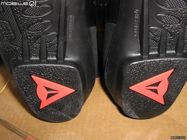 不專業開箱 Part II DAiNESE Torque Out Air 車靴分享