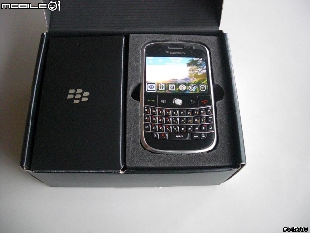 黑莓 Curve-8320 vs Bold-9000